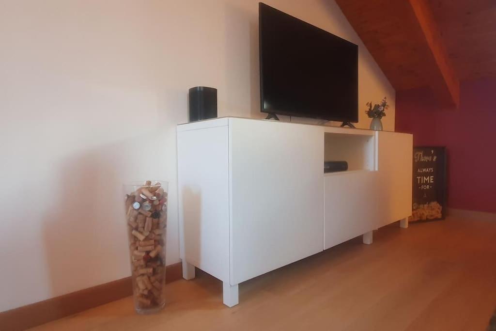 Charming 2.5Room Flat In Center Of Monforte dʼAlba Екстериор снимка