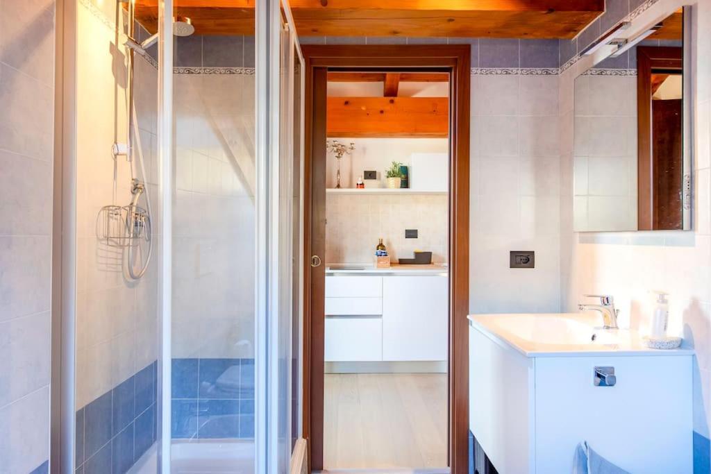 Charming 2.5Room Flat In Center Of Monforte dʼAlba Екстериор снимка