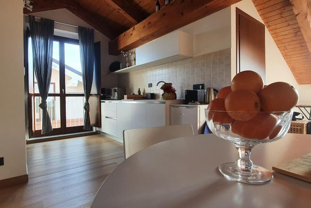 Charming 2.5Room Flat In Center Of Monforte dʼAlba Екстериор снимка